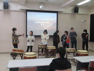 新入生の自己紹介の様子