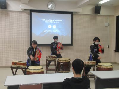 和太鼓部の演奏
